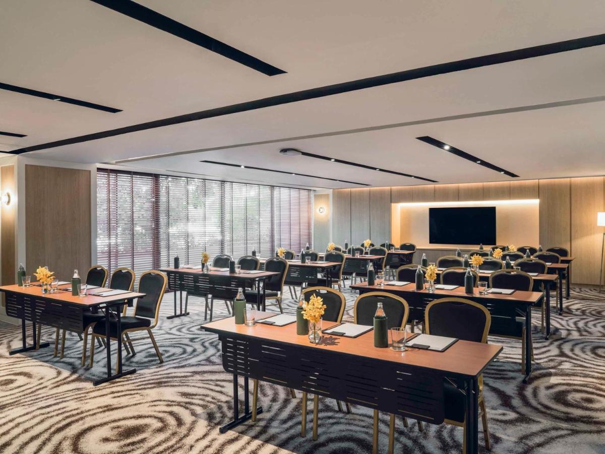Moevenpick Hotel Bangkok Ploenchit Bdms Exterior foto