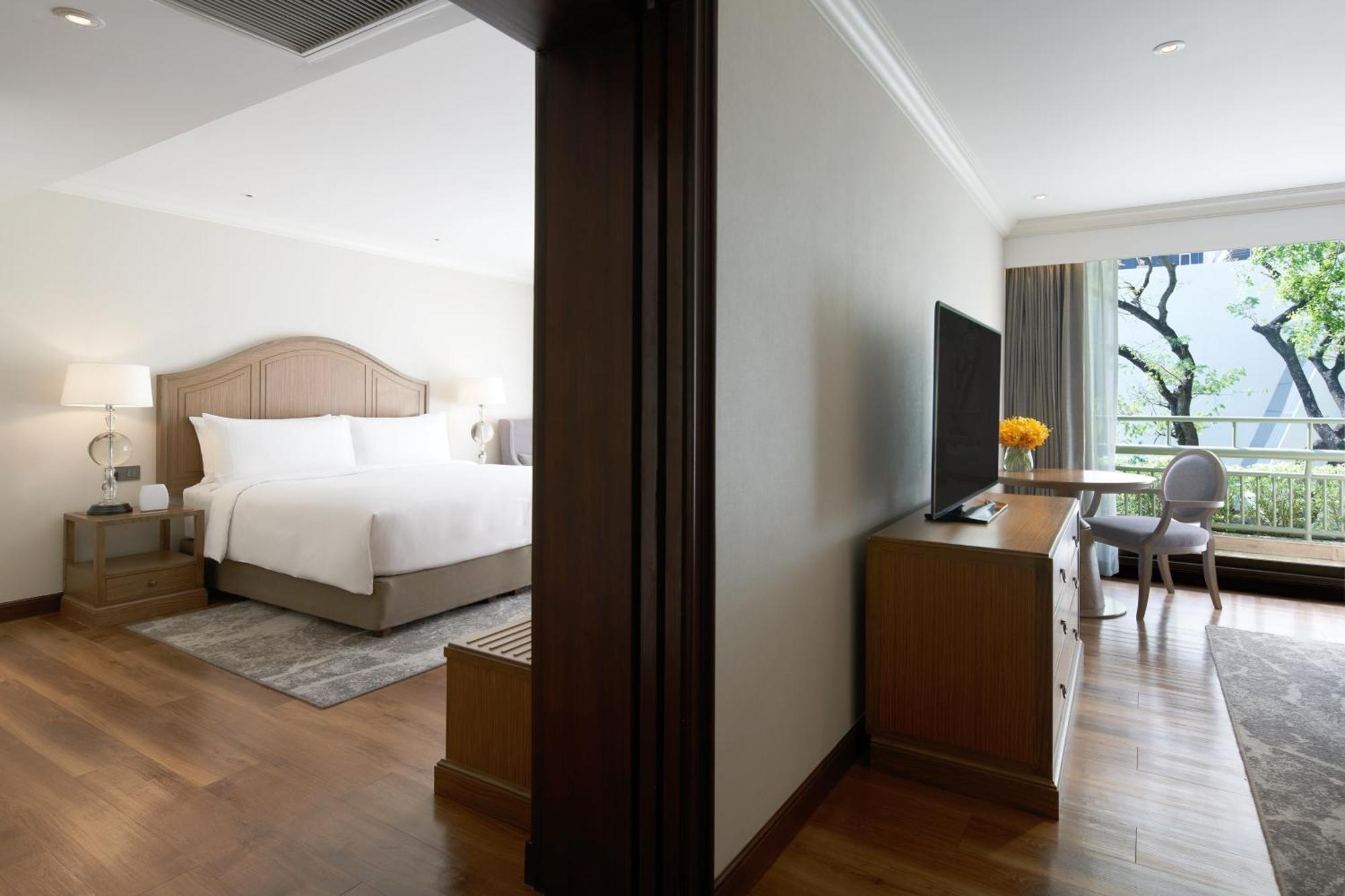 Moevenpick Hotel Bangkok Ploenchit Bdms Exterior foto